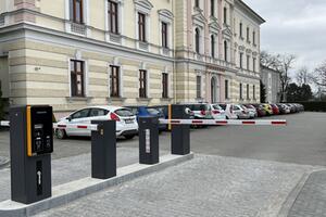 Parking system at the entrance to the premises of the Psychiatric Hospital in Šternberk