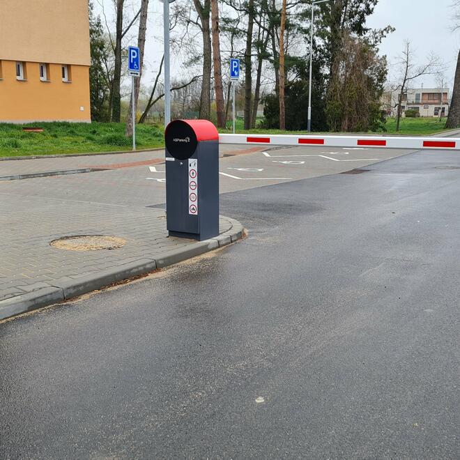 Vjezd na parkoviště v Pohořelicích